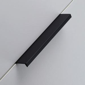Ручка мебельная алюминиевая HEXI 96мм/150мм, черный матовый UA-