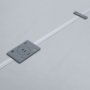 Выравниватель фасада 1000-2700 мм, отделка серый/алюминий Выравниватель фасада 1000-2700 мм, отделка серый/алюминий